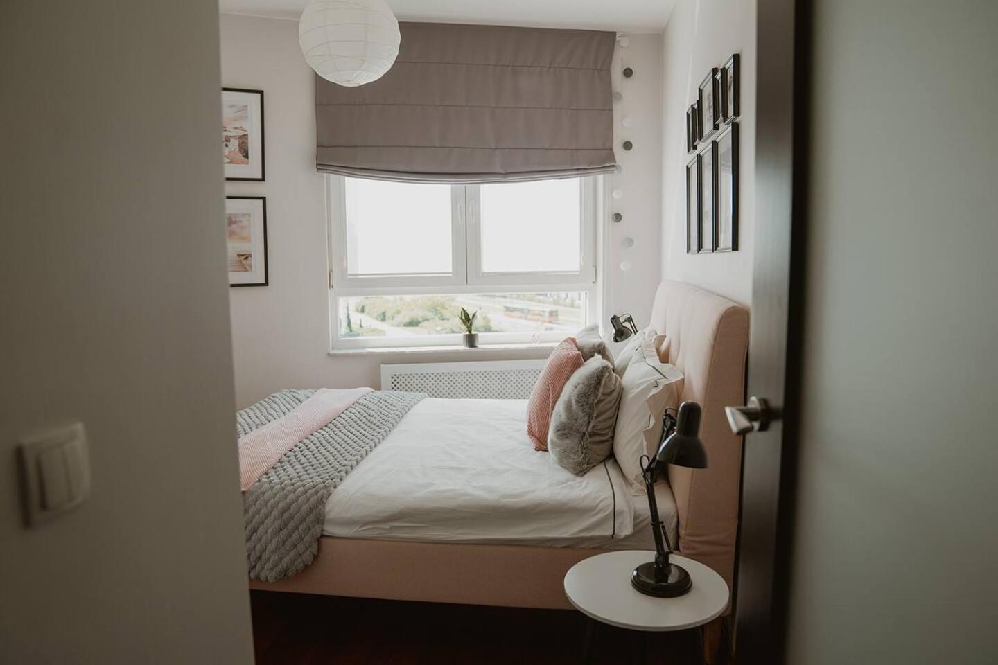 Apartament Modern With Parking Near Metro Kabaty By Renters Warszawa
